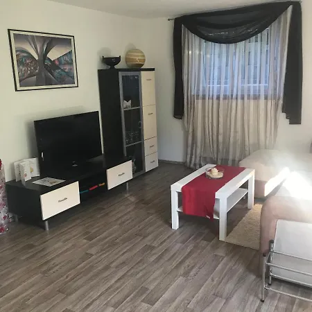 Schoene & Ruhige Apartamento Pfullingen